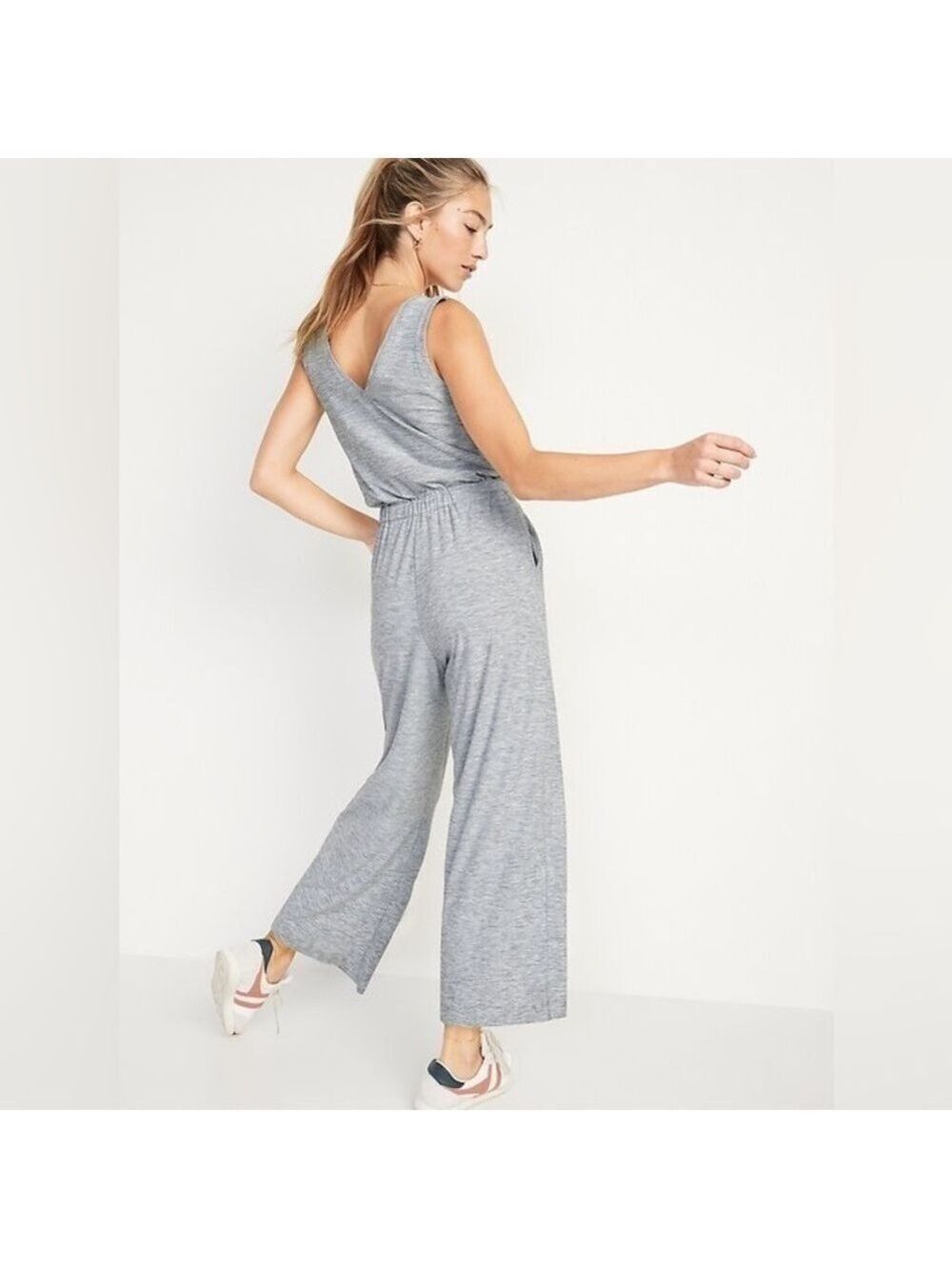 Old Navy Breathe On V-Neck Wide-Leg Grey Small